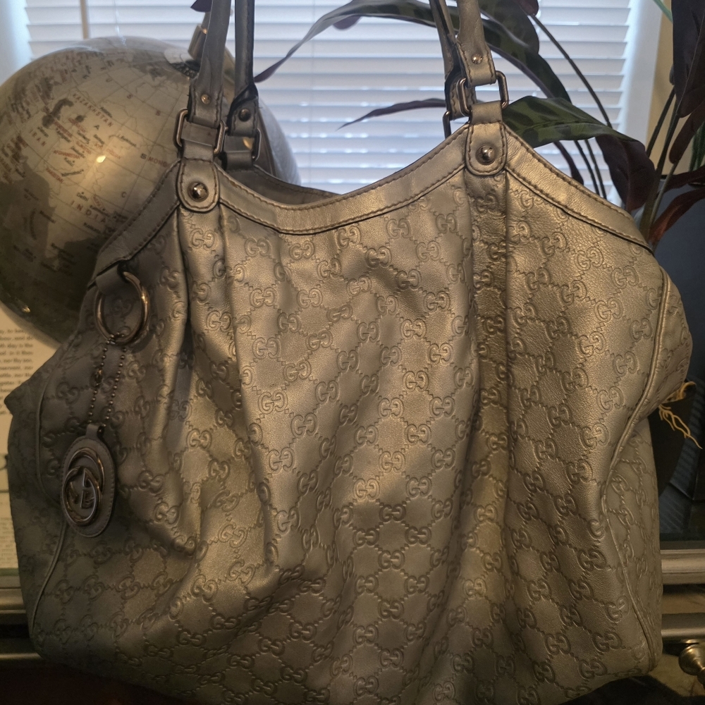 Gucci Silver Monogram Heels and Shoulder Bag - Picture 9 of 11